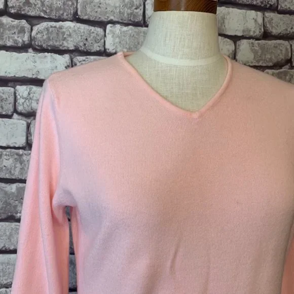 Croft & Barrow Pink V-Neck Sweater Size M - Picture 2 of 9
